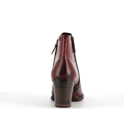 Bottine rouge en cuir