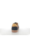 Baskets bleues et marron