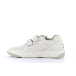 basket blanche a scratch en cuir