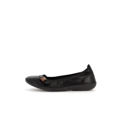 ballerine en cuir noir