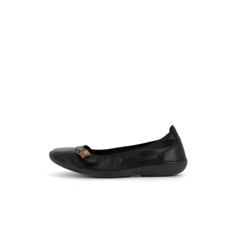 ballerine en cuir noir