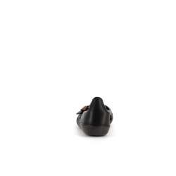 ballerine en cuir noir