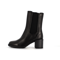 Botinne noir en cuir