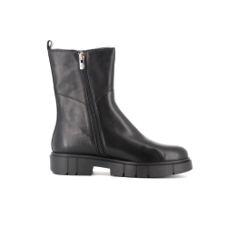 bottine noire en cuir