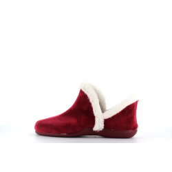 Pantoufle en fourrure rouge