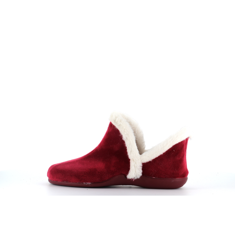 Pantoufle en fourrure rouge