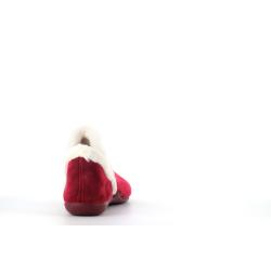 Pantoufle en fourrure rouge