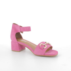 chaussures ouvertes à talons roses en cuir daim