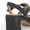 Talon noir en cuir