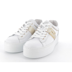 Basket blanche en cuir
