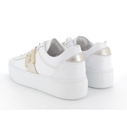 Basket blanche en cuir