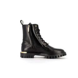 Bottine noire en cuir