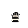 basket noire et blanche