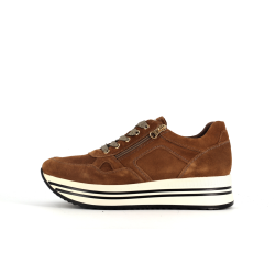 basket marron en cuir