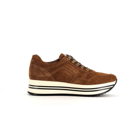 basket marron en cuir
