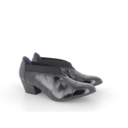 Escarpin à élastique bleu marine en cuir vernis
