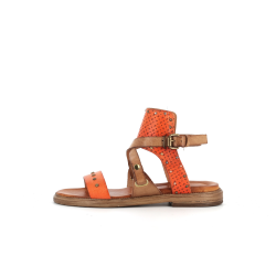 nu pied montant orange en cuir