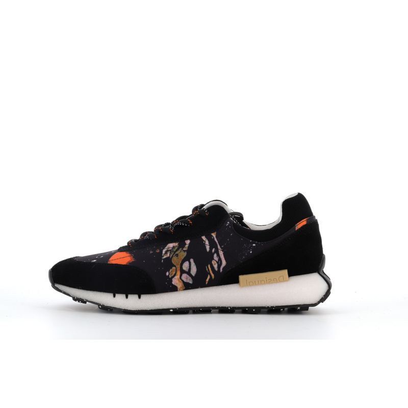 Basket noire fleuri