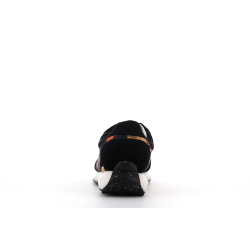 Basket noire fleuri