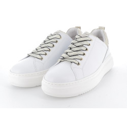 Basket blanc en cuir
