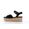 nu pied a plateforme noir