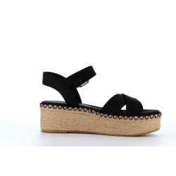 nu pied a plateforme noir