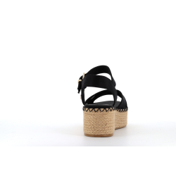 nu pied a plateforme noir