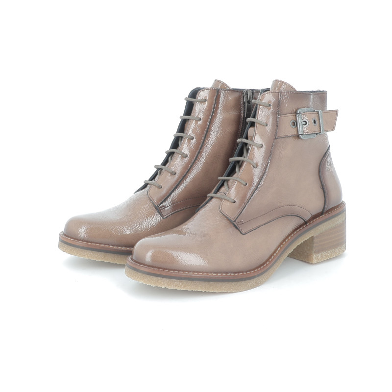 Bottine marron en cuir verni