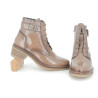 Bottine marron en cuir verni