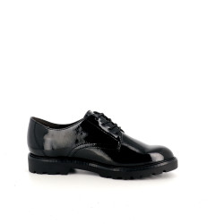 Derbys en synthétique noir vernis Tamaris