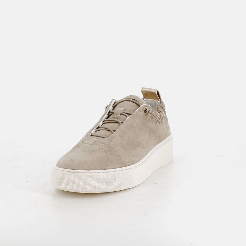Baskets en cuir velours ciment