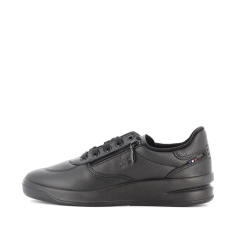 basket noire en cuir