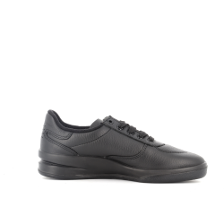 basket noire en cuir