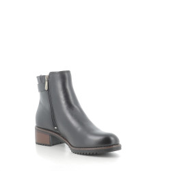 Boots noires avec boucle dorée