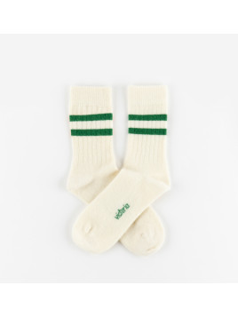 Chaussettes blanches et rayures vertes