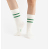 Chaussettes blanches et rayures vertes