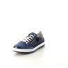 Baskets basses bleues et blanches