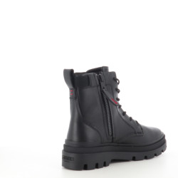 Boots noires à lacets