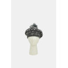 Bonnet gris avec pompom et décorations