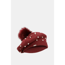 Bonnet rouge avec pompom et décorations