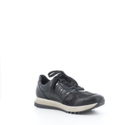 Baskets basses en cuir noir