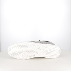Baskets basses grises