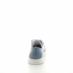 Baskets basses en cuir couleur jean