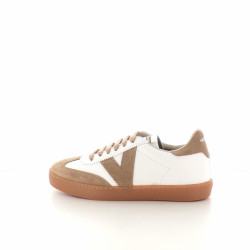 Baskets basses blanches et velour marron