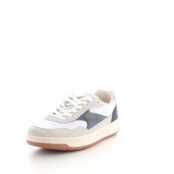 Baskets basses blanches et denim