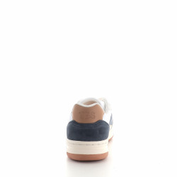Baskets basses blanches et denim