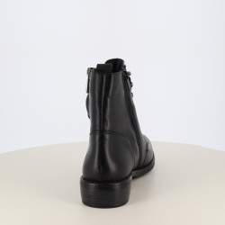 Bottine noire à lacets