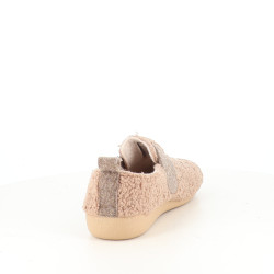 Chaussons fermés avec boucle décorative